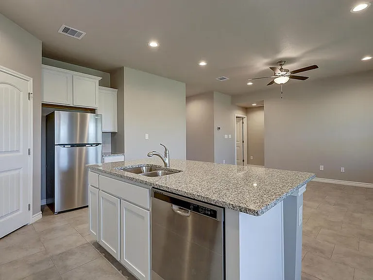 1278 Carnaby — Photo 40