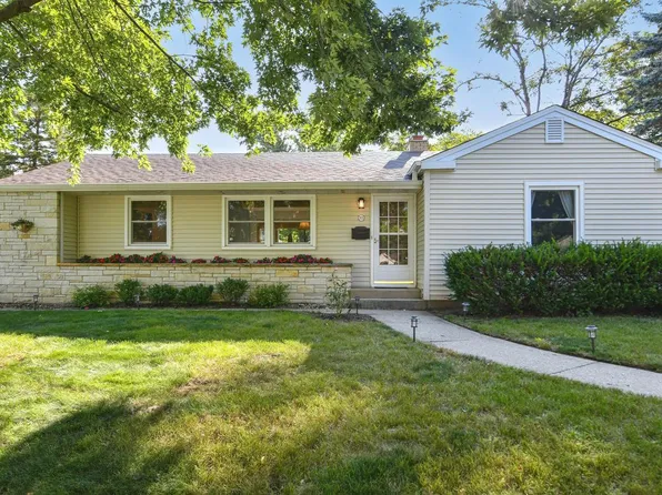 305 Frederick STREET, Waukesha, WI 53186