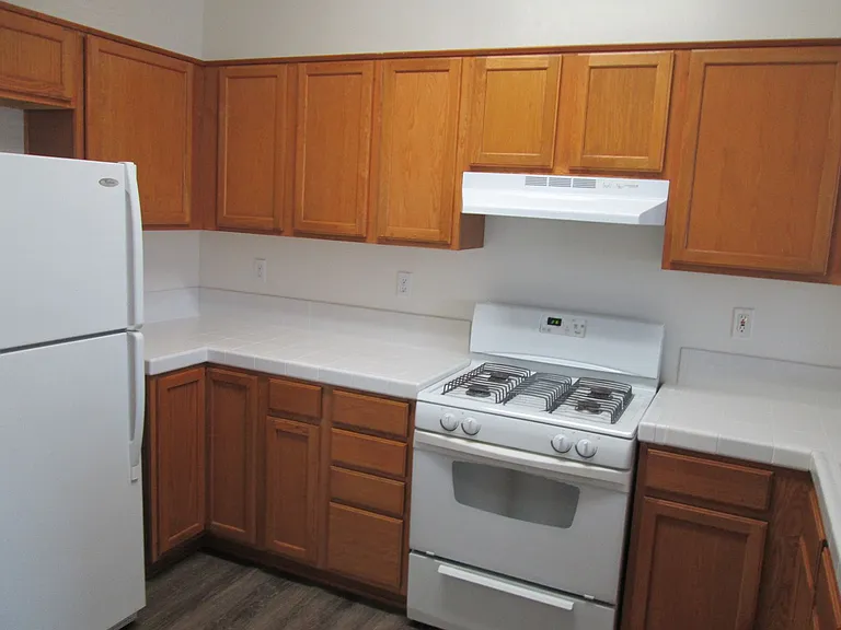 530 Yellow Meadow Ct — Photo 8