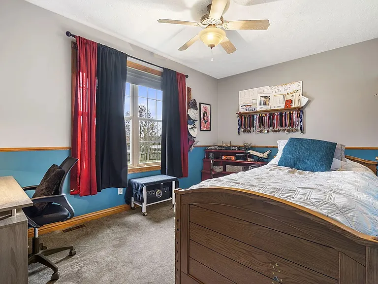 1002 E Rachael Dr — Photo 16