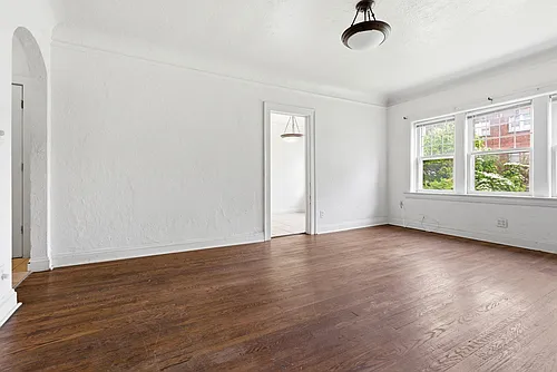 3214 Yorkshire Rd Photo 1
