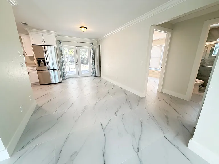 18600 Miami Blvd — Photo 7
