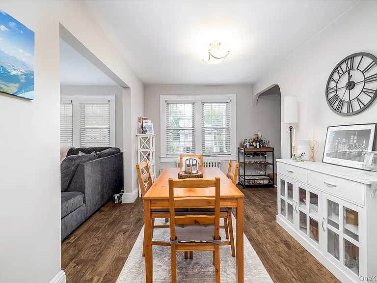 66 Reid Ave — Photo 9