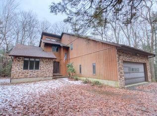 115 Wood Ln, Kunkletown, PA 18058