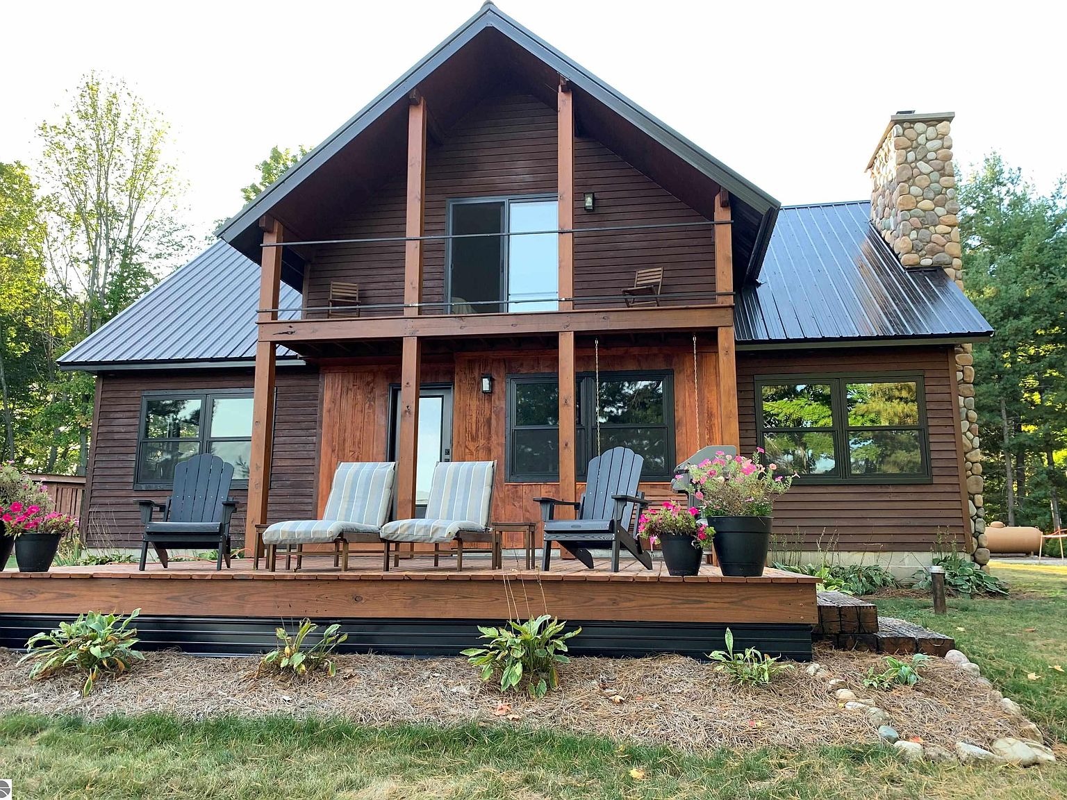 crowleydriveです Single Door Cab Rack - Diamond Plate Aluminum 68 x 80 Inch