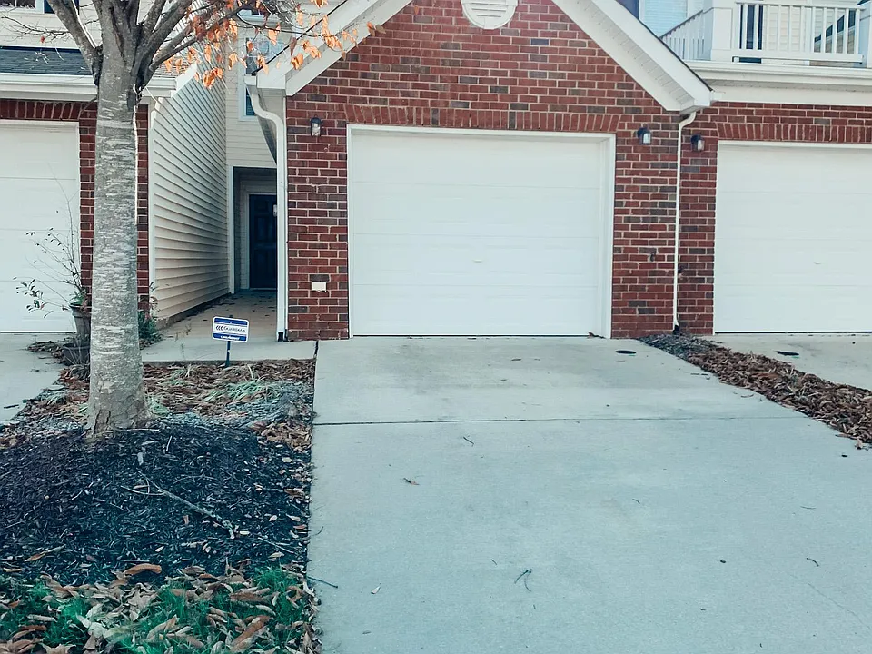 2622 Vega Ct