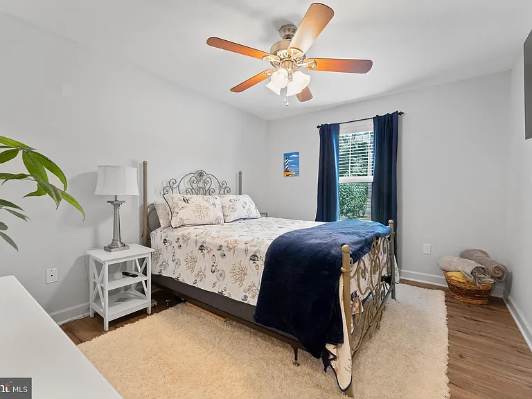 305 Cedar Ln — Photo 16