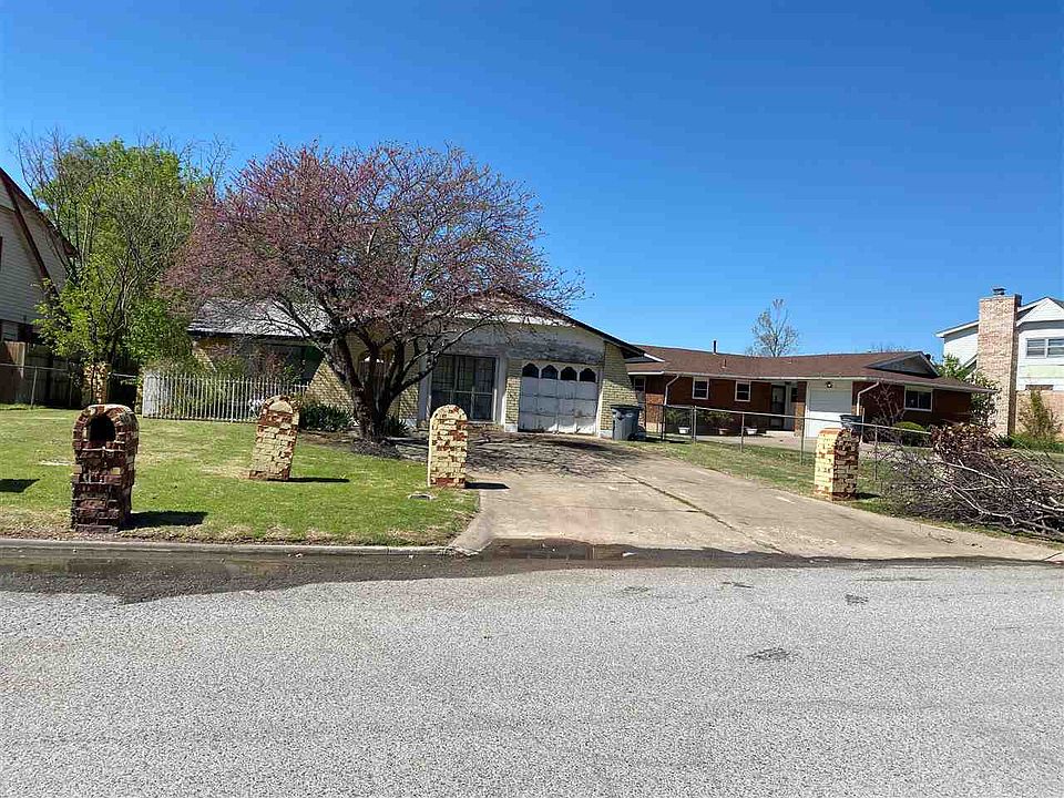 1st image of 5404 NW Briarwood Dr