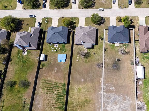 2nd image of 433 Windmill Dr