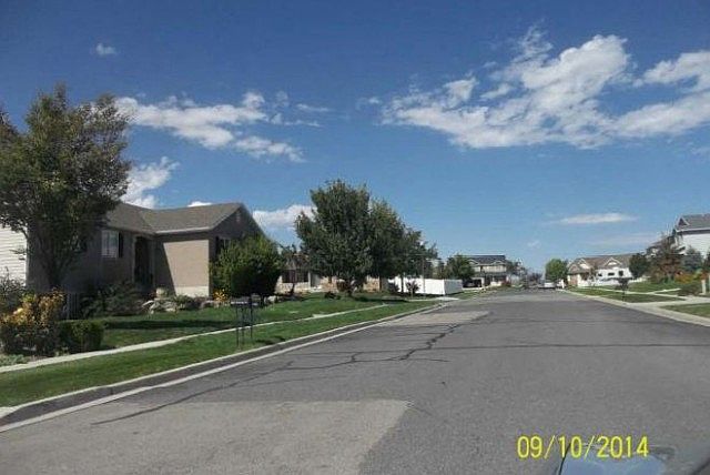 2nd image of 1103 N Mustang Ln