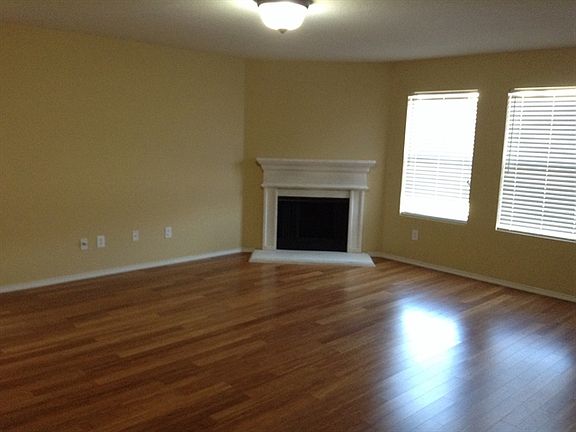 3rd image of 1437 Waterford Dr