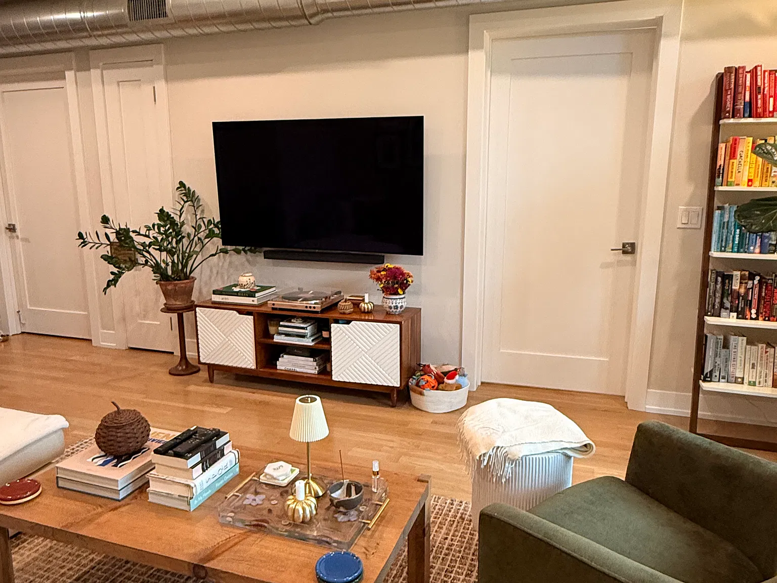 1 bed, 765 sqft, $2,950 — Photo 2
