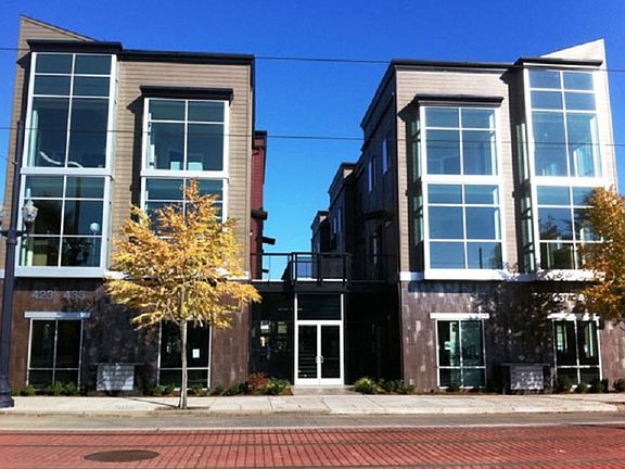 2nd image of 449 SE Washington St Unit 209