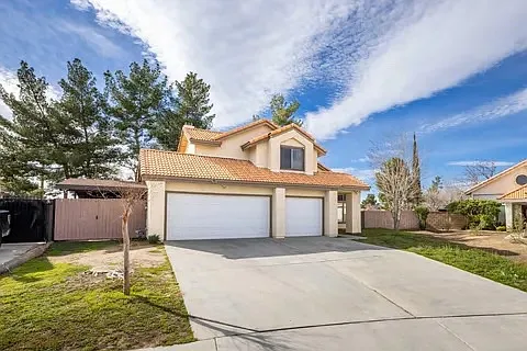Building Photo - 43753 Rialto Dr