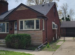 1937 Allard Ave, Grosse Pointe Woods, MI 48236