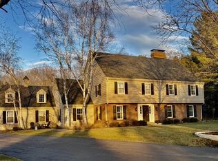 9940 North Lamplighter LANE, Mequon, WI
