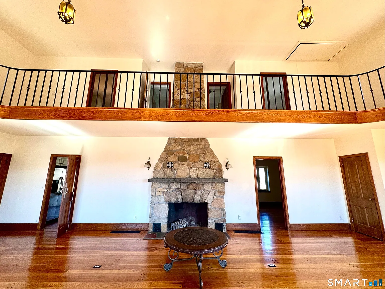 4 bed, 3.0 bath, 3204 sqft, $4,500 — Photo 3