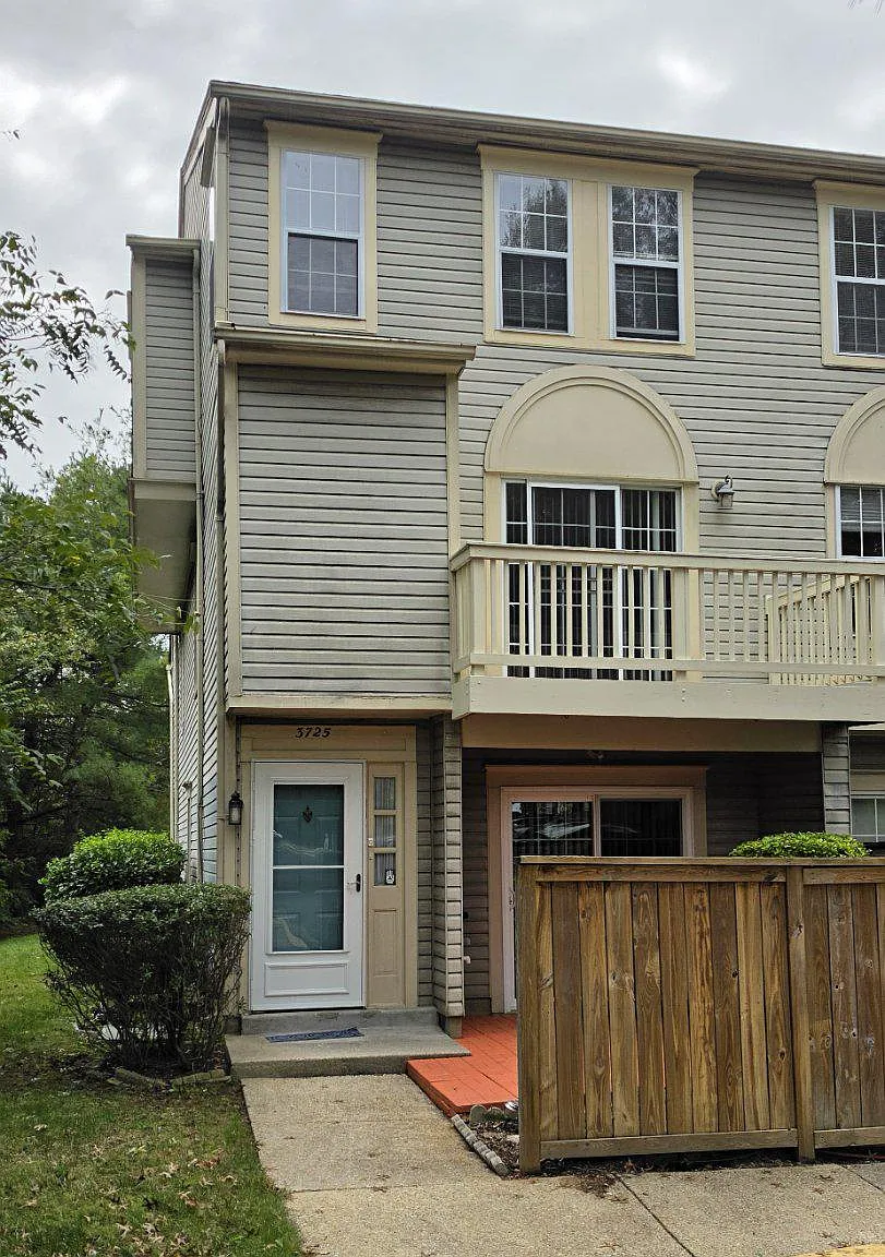 4 bed, 3.5 bath, 1738 sqft, $2,550 — Photo 1