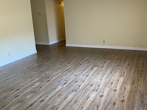 5th image of 2720 Bonniebrook Dr