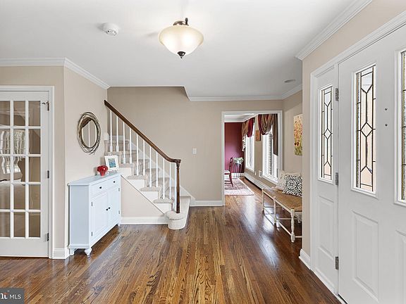 3rd image of 22 Park Hill Ter