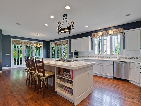 5th image of 1920 W Southmeadow Ln