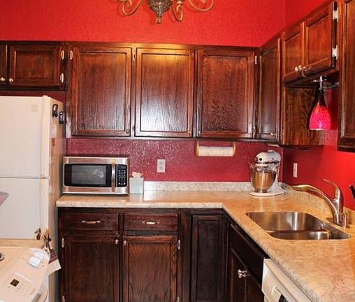 4th image of 2820 Oakland Dr
