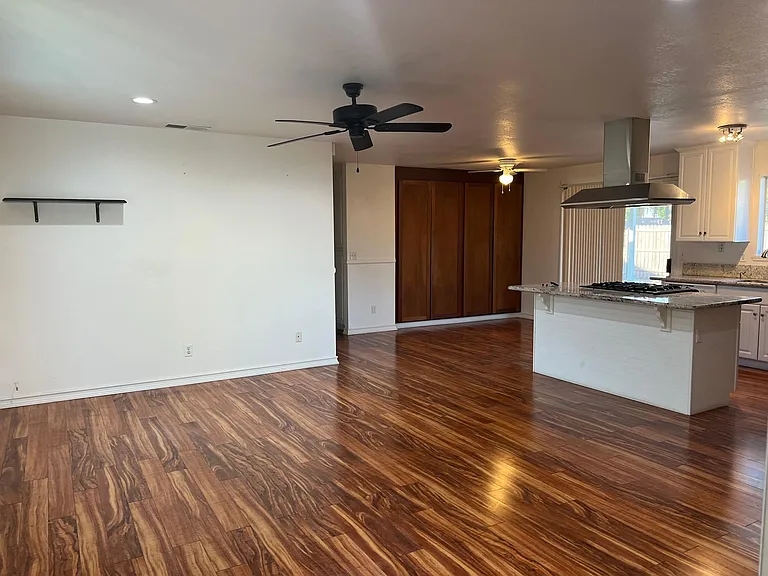 1179 Tourmaline Ave — Photo 3