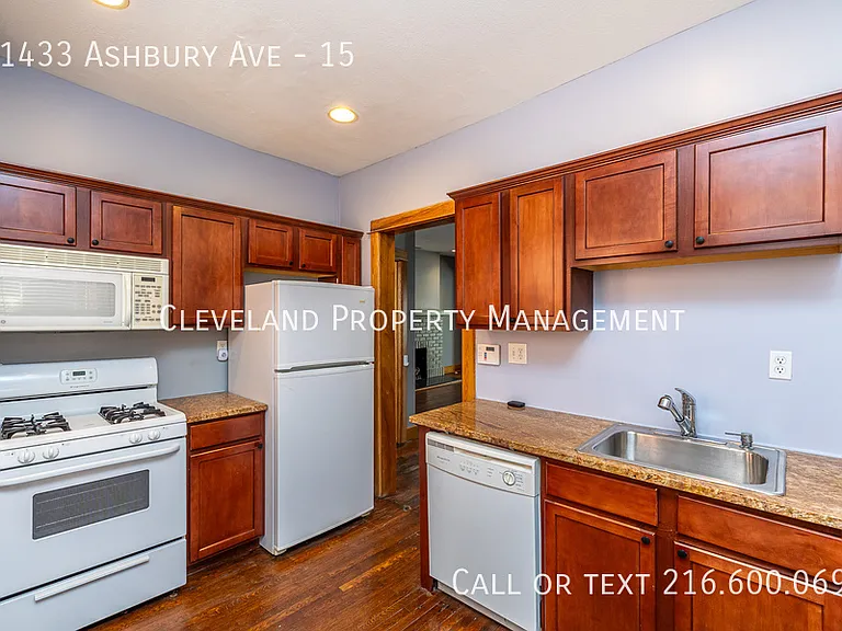 11433 Ashbury Ave #15 — Photo 14