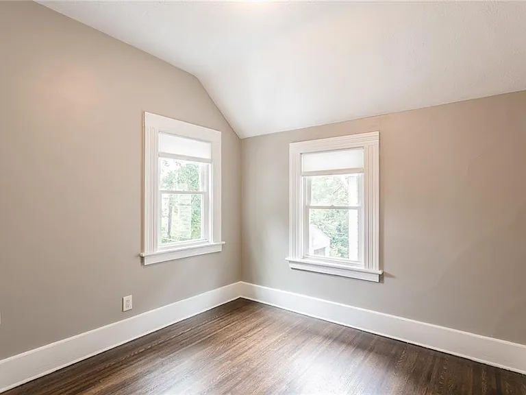 513 Oxford St #2 — Photo 12