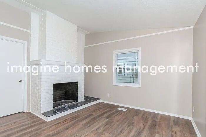 2 bed, 1.0 bath, 1009 sqft, $1,850 — Photo 3