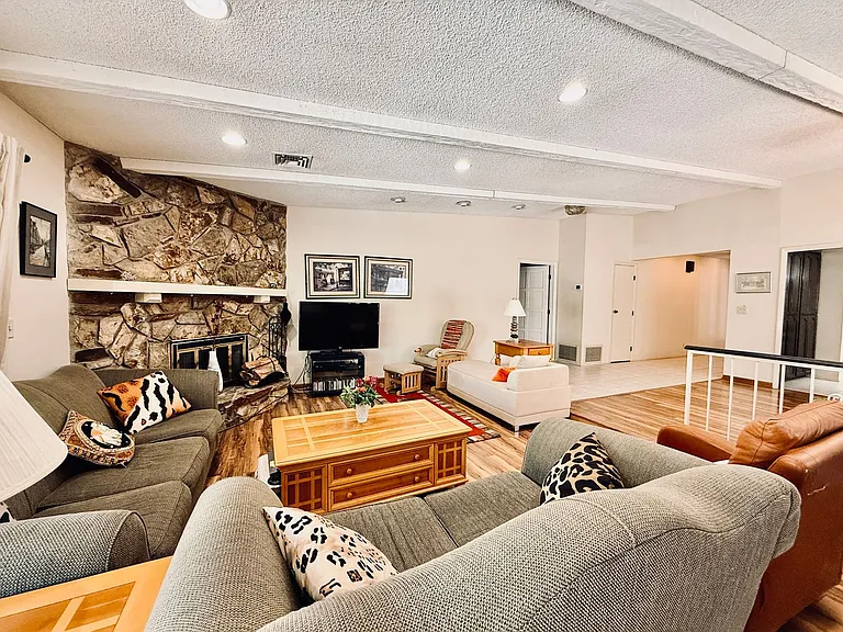 2212 Plaza Del Prado — Photo 17