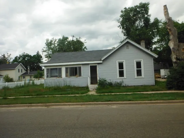 243 4th St photo 1