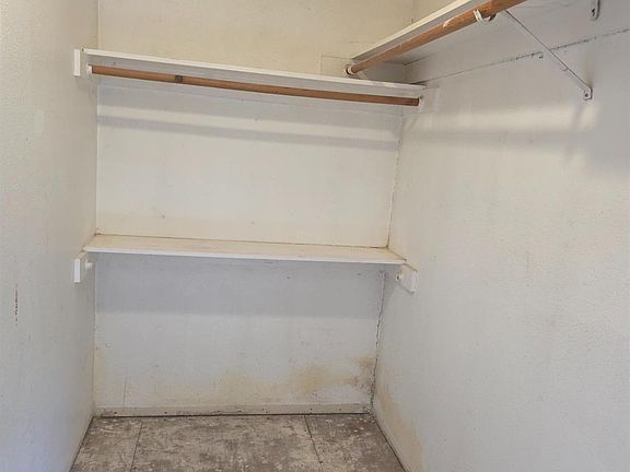 5th image of 6375 SE San Benito Way
