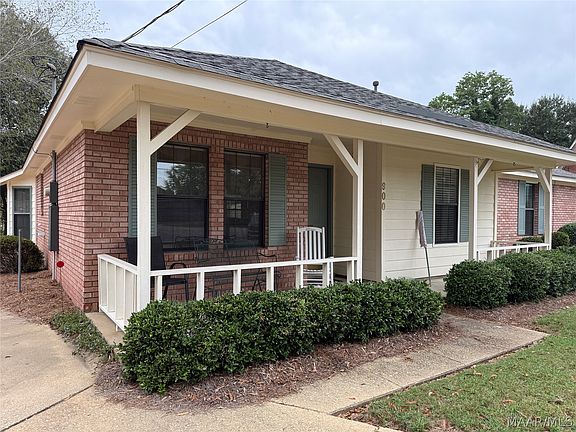 2nd image of 900 Lakeview Ct