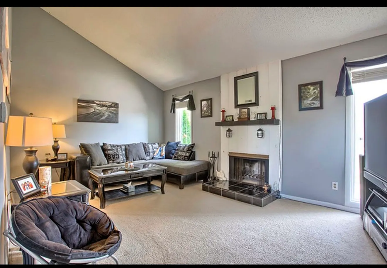 2 bed, 1018 sqft, $1,400 — Photo 2