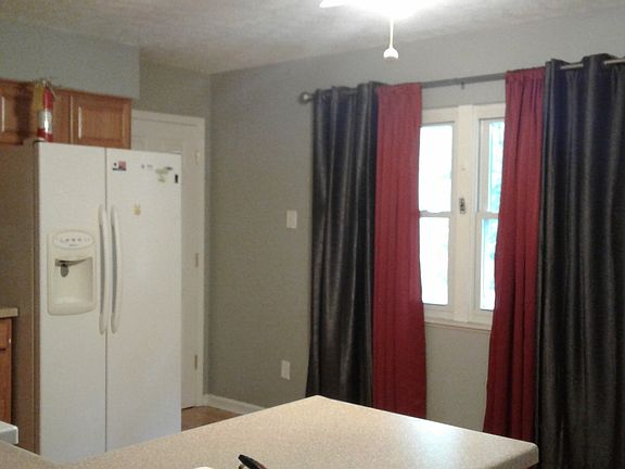 4th image of 302 W Tecumseh Dr