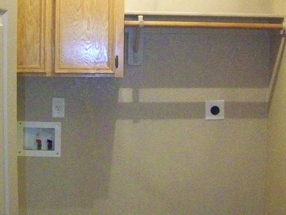 3rd image of 1507 Nicholas Cir APT B