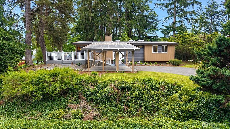 4th image of 16559 SE 45th Place