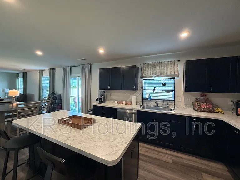 436 Forecastle St — Photo 6