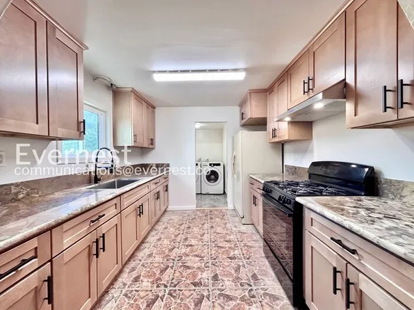 7821 Troost Ave, North Hollywood, CA 91605