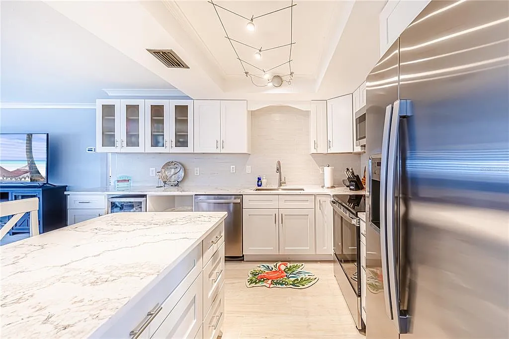 2 bed, 2.0 bath, 958 sqft, $4,000 — Photo 4