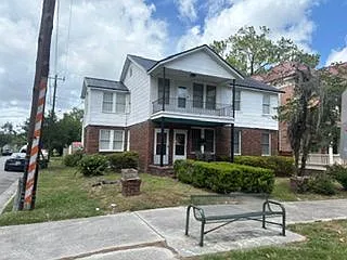 702 E Henry St #B — Photo 8