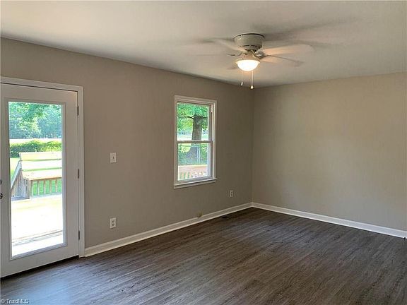 4th image of 2408 Phoenix Dr