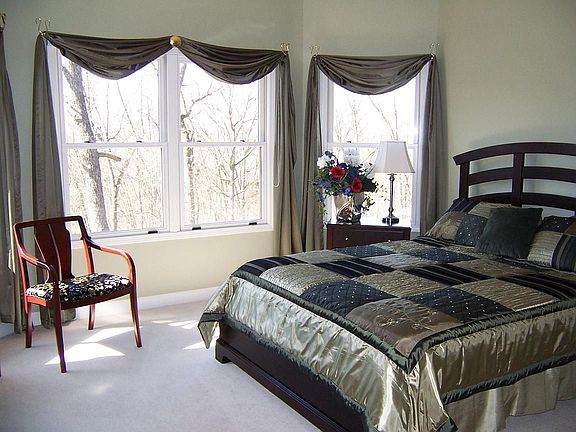 4th image of 7900 Alta Vista Dr