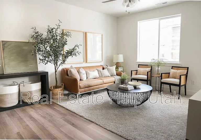 952 W Big Ben Ln #G101 — Photo 3