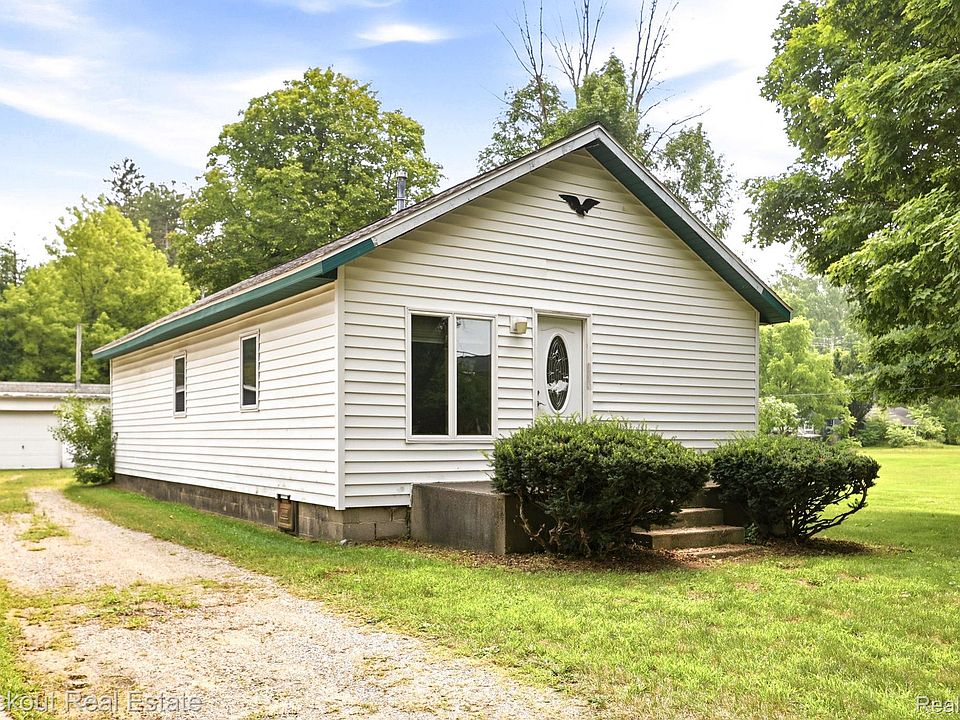 1st image of 439 Birch Rd