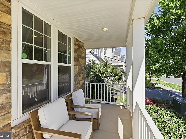 42522 Stratford Landing Dr — Photo 4