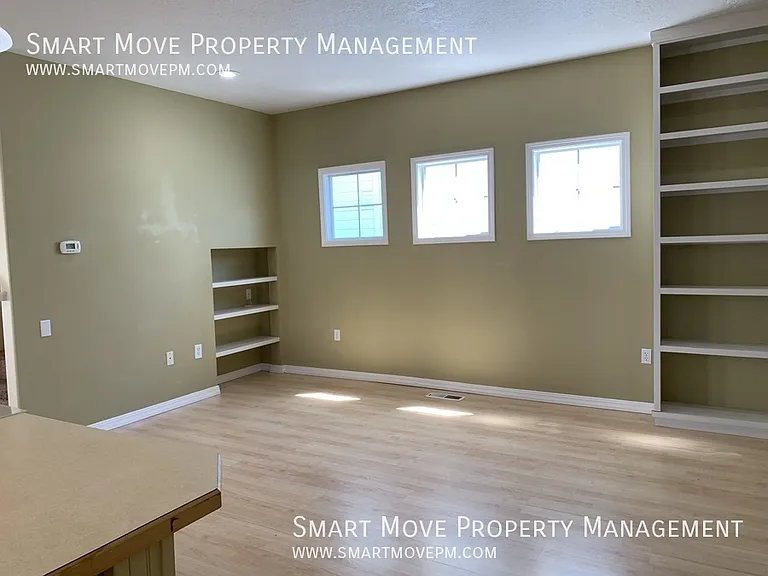 377 W Hale St — Photo 16