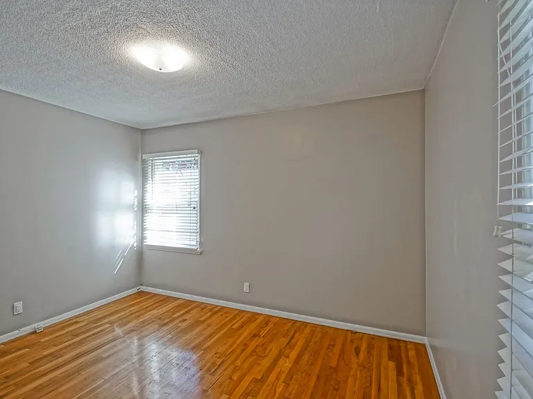 14226 Isis Ave — Photo 25