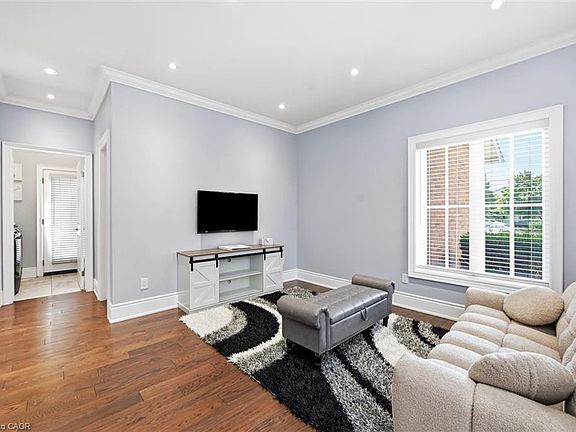 4th image of 2312 Ridgeview Ct